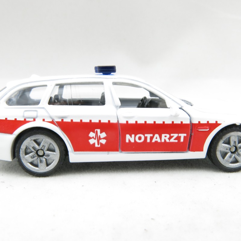 Siku 1461 - BWM 5er Touring Emergency Paramedic Doctor Car