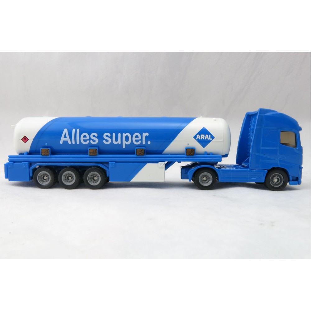 Siku 1626 - Volvo FH04 Petrol Tanker Aral - Scale 1:87