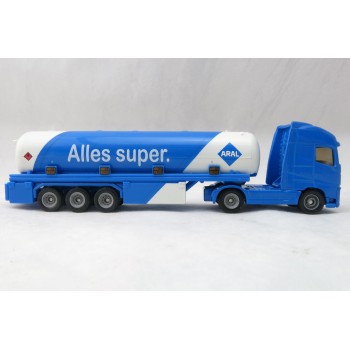 Siku 1626 - Volvo FH04 Petrol Tanker Aral - Scale 1:87
