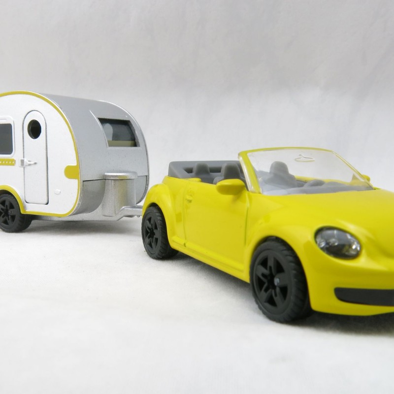 Siku 1629 - VW Volkswagen New Bettle Cabrio with Caravan Summer Holiday