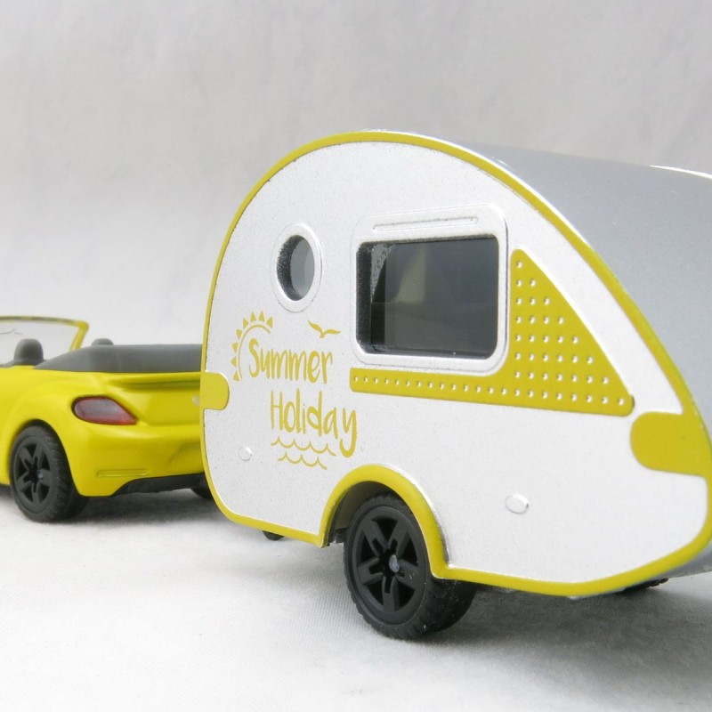 Siku 1629 - VW Volkswagen New Bettle Cabrio with Caravan Summer Holiday