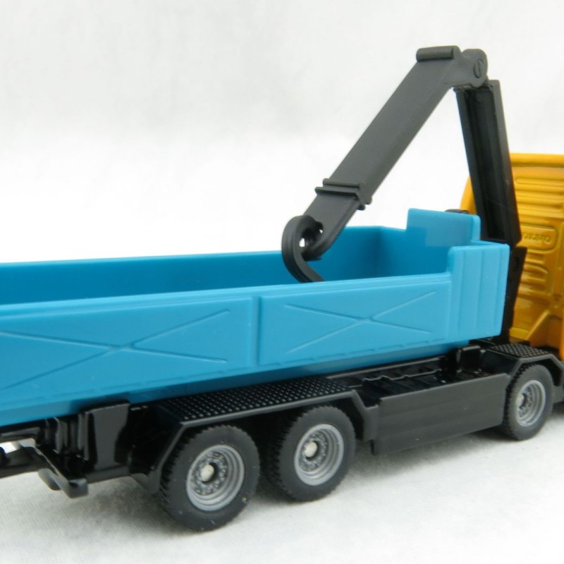 Siku 1683 - Volvo FH Roll-off Tipper Truck with Hooklift Crane - Scale 1:87