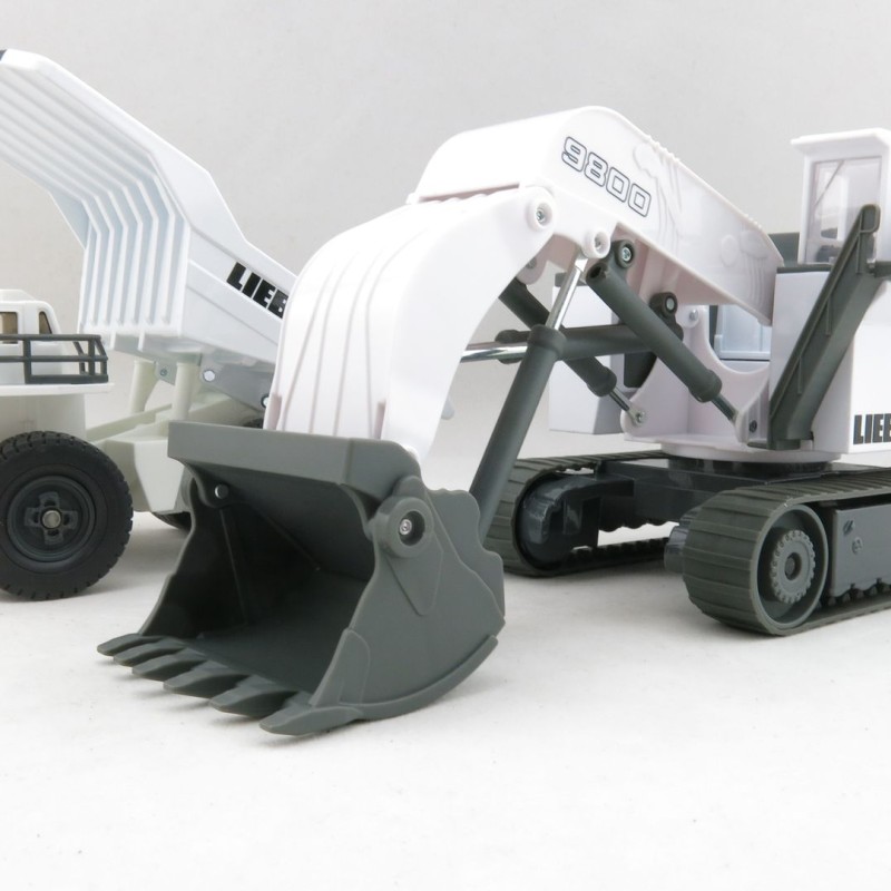 Siku 1798 + 1807 Liebherr Liebherr R 9800 Mining Excavator & Mining Set T264 Mining Truck - Scale 1:87