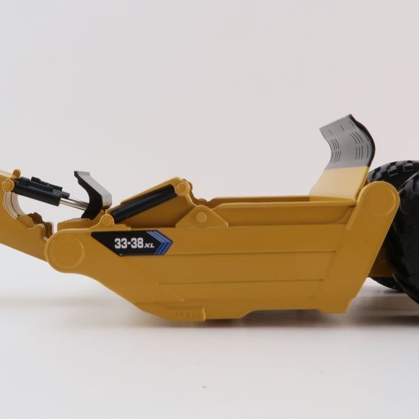 SpecCast MTS-002 - Mobile Track Solutions MTS 33-38XL Towed Scraper - 1:50