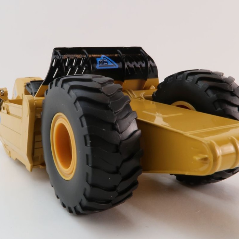 SpecCast MTS-002 - Mobile Track Solutions MTS 33-38XL Towed Scraper - 1:50