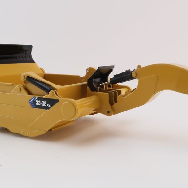 SpecCast MTS-002 - Mobile Track Solutions MTS 33-38XL Towed Scraper - 1:50