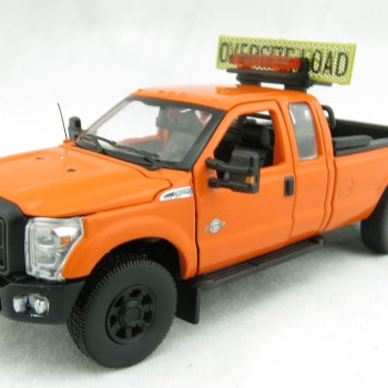 Sword - Ford F250 XLT Pick Up Pilot Escort Truck with Super Cab Orange - 1:50