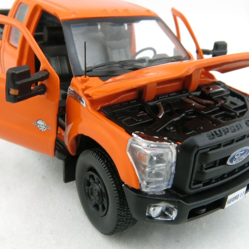 Sword - Ford F250 XLT Pick Up Pilot Escort Truck with Super Cab Orange - 1:50