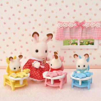 Sylvanian Families 5532 - Triplets Care Set with Figures