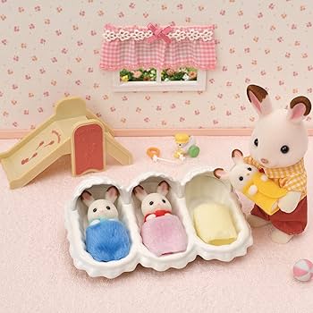 Sylvanian Families 5532 - Triplets Care Set with Figures