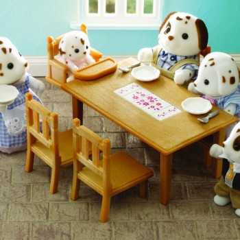 Sylvanian Families 4506 - Family Table & Chairs