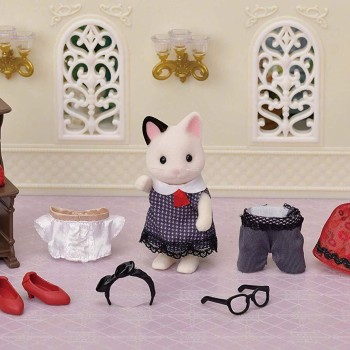 Sylvanian Families 5462 - Fashion Play Set  - Tuxedo Cat
