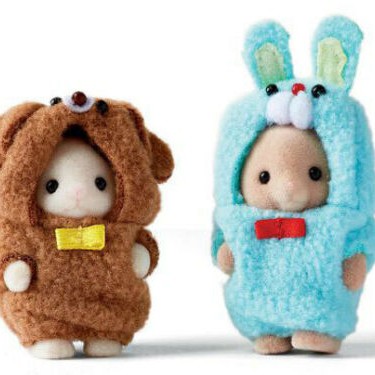 Sylvanian Families 5596 - Costume Cuties Bunny & Puppy