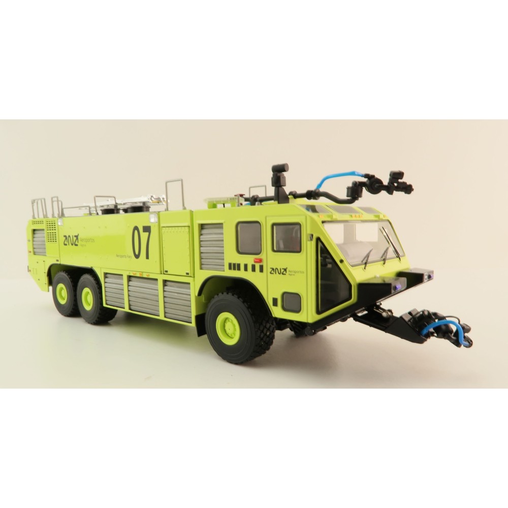 TWH Collectibles Oshkosh Striker 3000 ARFF Truck Portugal Algarve 07 - Scale 1:50