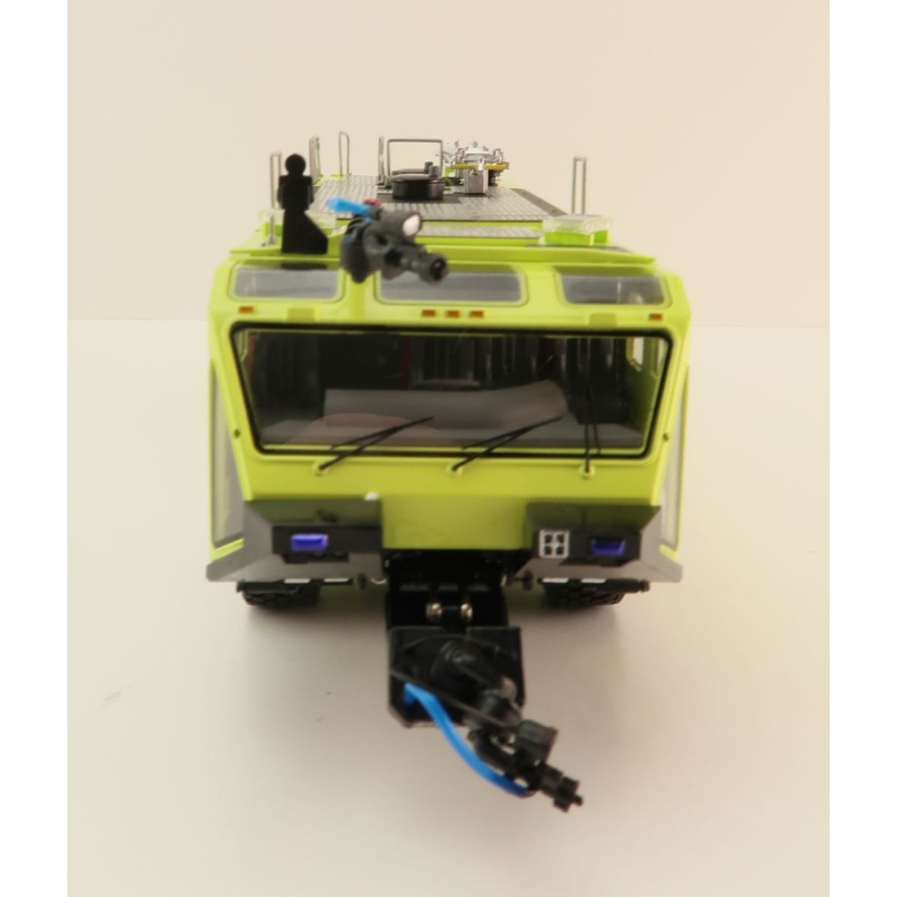 TWH Collectibles Oshkosh Striker 3000 ARFF Truck Portugal Algarve 07 - Scale 1:50
