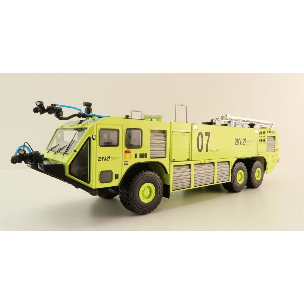 TWH Collectibles Oshkosh Striker 3000 ARFF Truck Portugal Algarve 07 - Scale 1:50