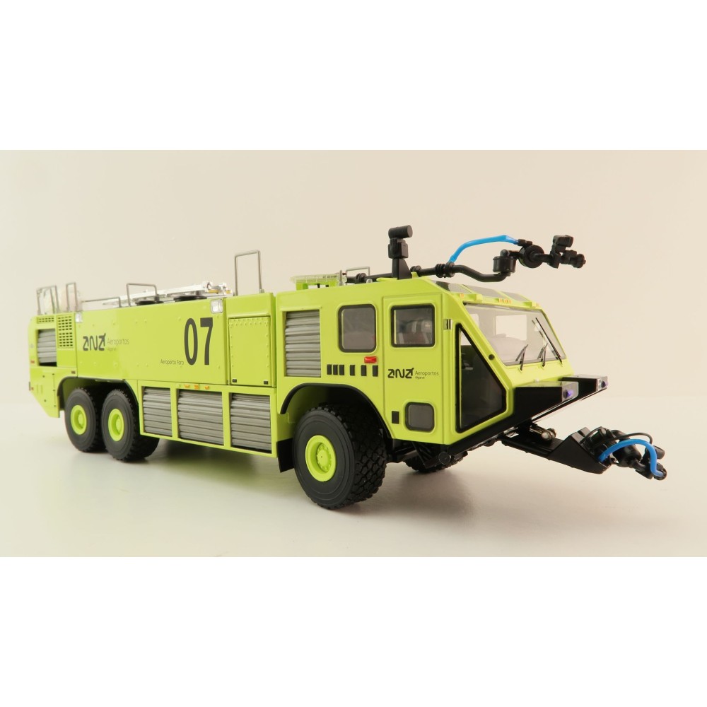TWH Collectibles Oshkosh Striker 3000 ARFF Truck Portugal Algarve 07 - Scale 1:50