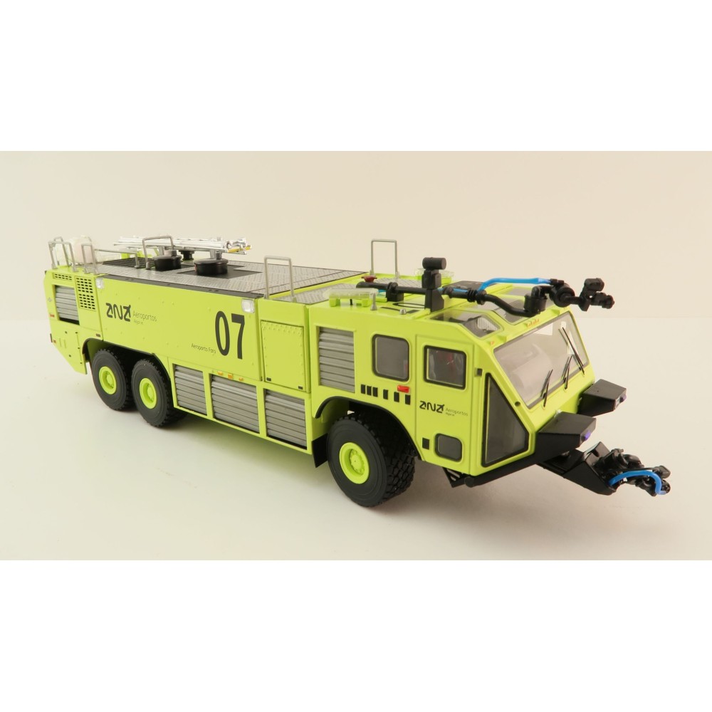 TWH Collectibles Oshkosh Striker 3000 ARFF Truck Portugal Algarve 07 - Scale 1:50