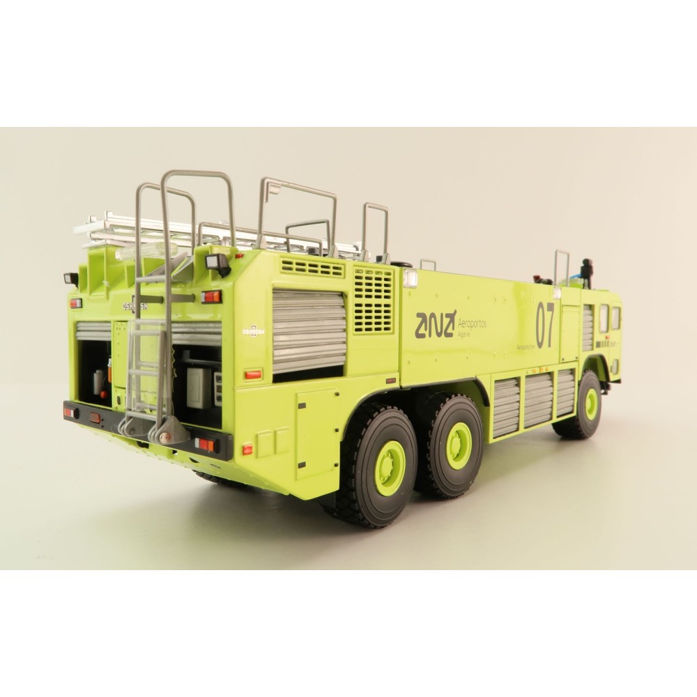 TWH Collectibles Oshkosh Striker 3000 ARFF Truck Portugal Algarve 07 - Scale 1:50