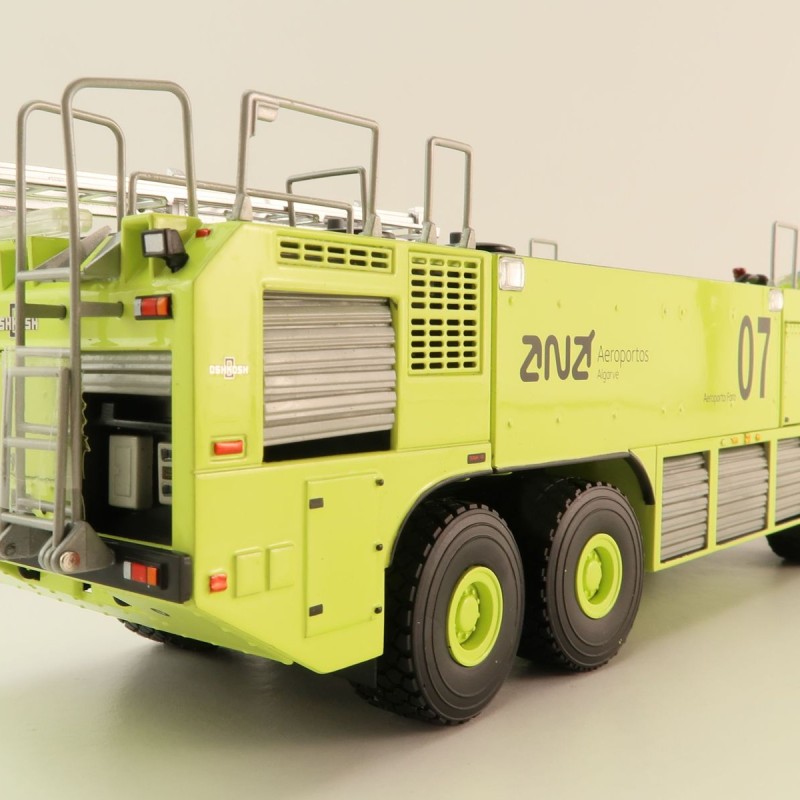 TWH Collectibles Oshkosh Striker 3000 ARFF Truck Portugal Algarve 07 - Scale 1:50
