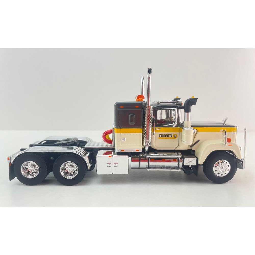 Tekno 87040 - Mack RW Superliner 6x4 Truck with Gooseneck Low Loader Trailer Van den Herik - Scale 1:50