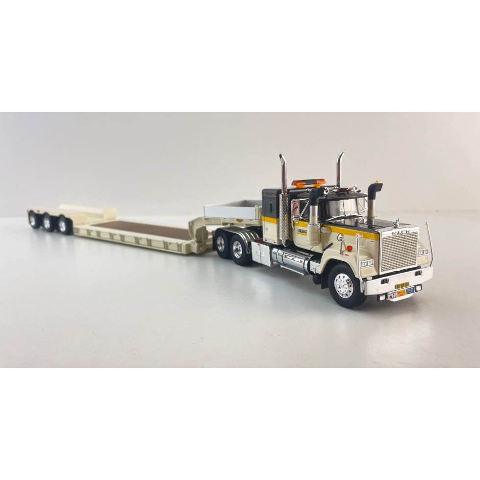 Tekno 87040 - Mack RW Superliner 6x4 Truck with Gooseneck Low Loader Trailer Van den Herik - Scale 1:50