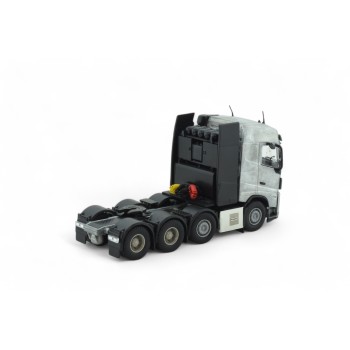Tekno Parts 87115 Volvo FH05 8x4 Heavy Haulage Prime Mover Cab Chassis Kit - Scale 1:50