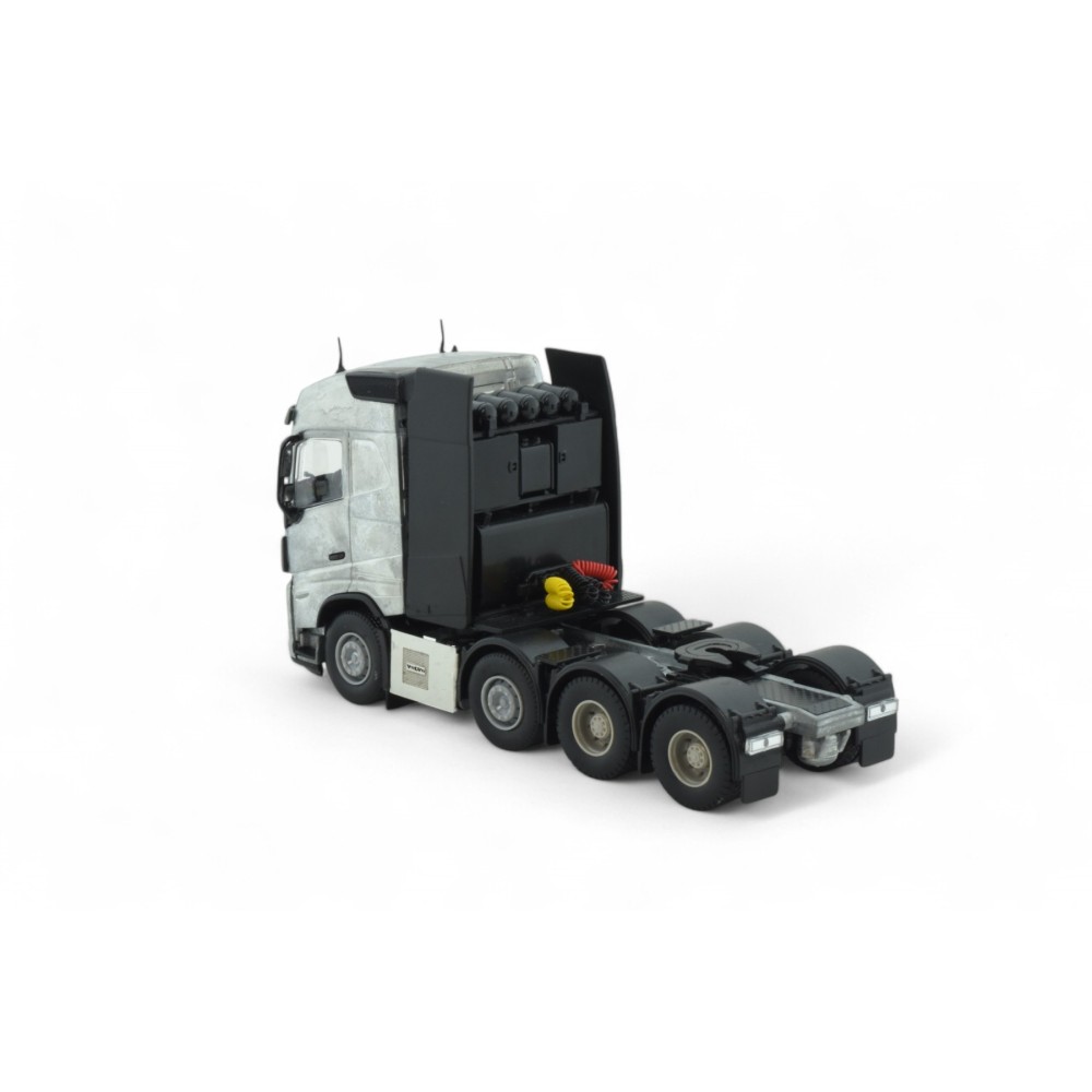 Tekno Parts 87115 Volvo FH05 8x4 Heavy Haulage Prime Mover Cab Chassis Kit - Scale 1:50
