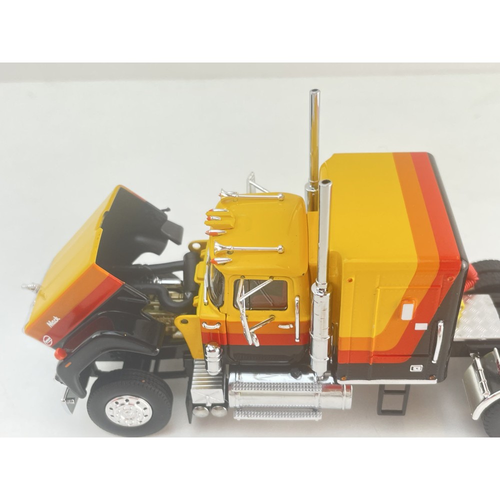 Tekno 89357 Mack Super Liner 6x4 Prime Mover Truck - Demo - Scale 1:50