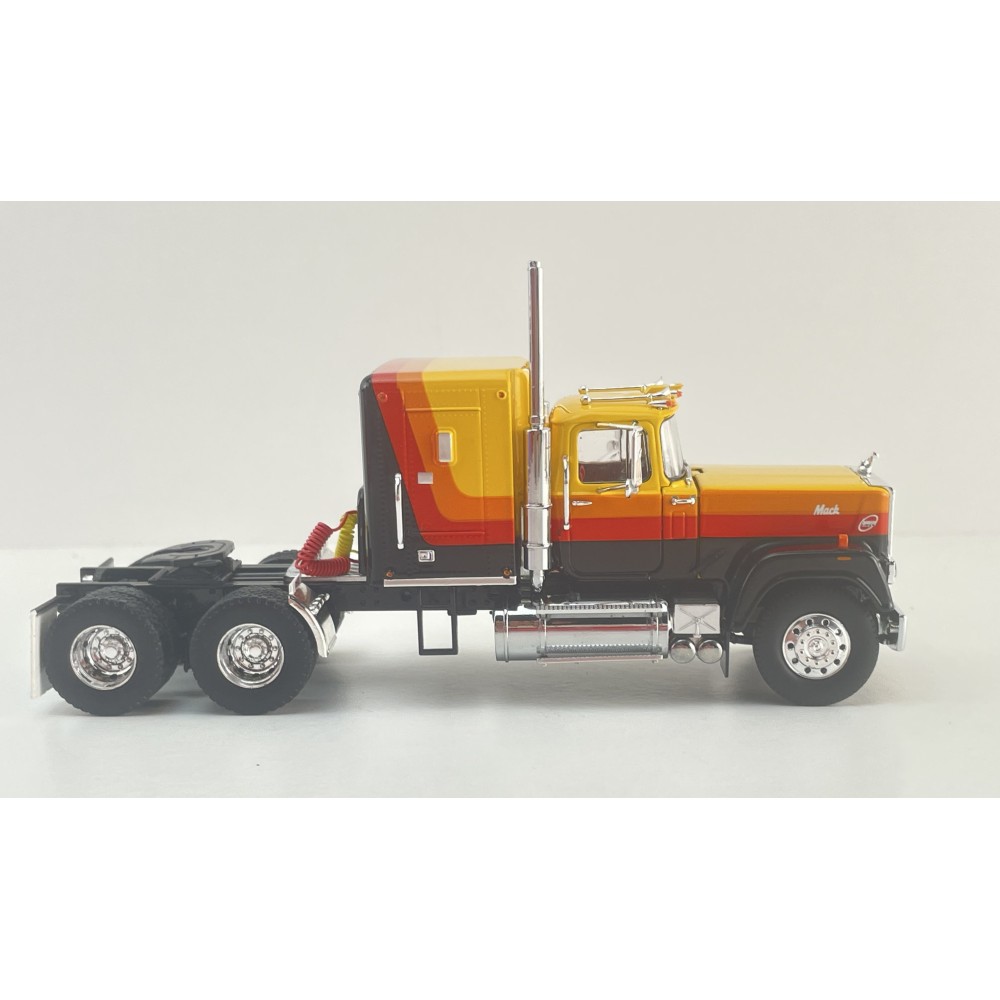 Tekno 89357 Mack Super Liner 6x4 Prime Mover Truck - Demo - Scale 1:50