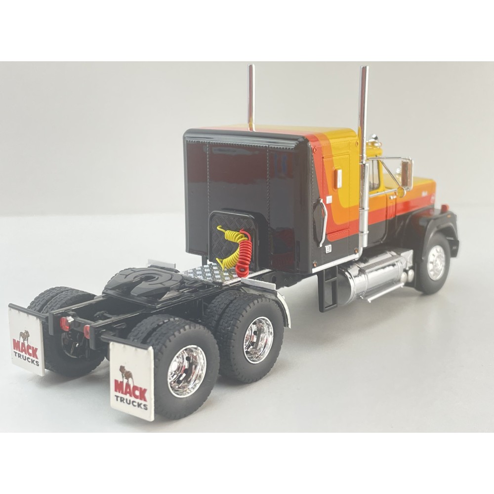 Tekno 89357 Mack Super Liner 6x4 Prime Mover Truck - Demo - Scale 1:50