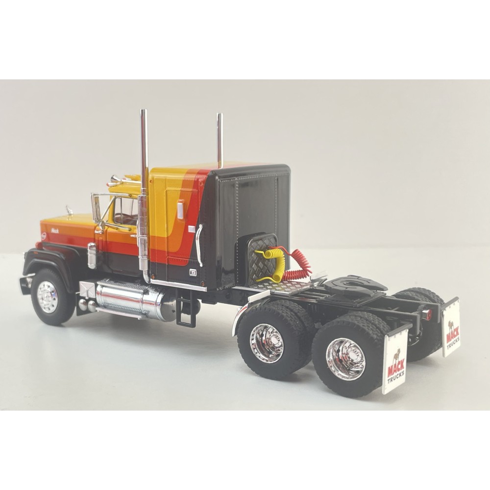 Tekno 89357 Mack Super Liner 6x4 Prime Mover Truck - Demo - Scale 1:50