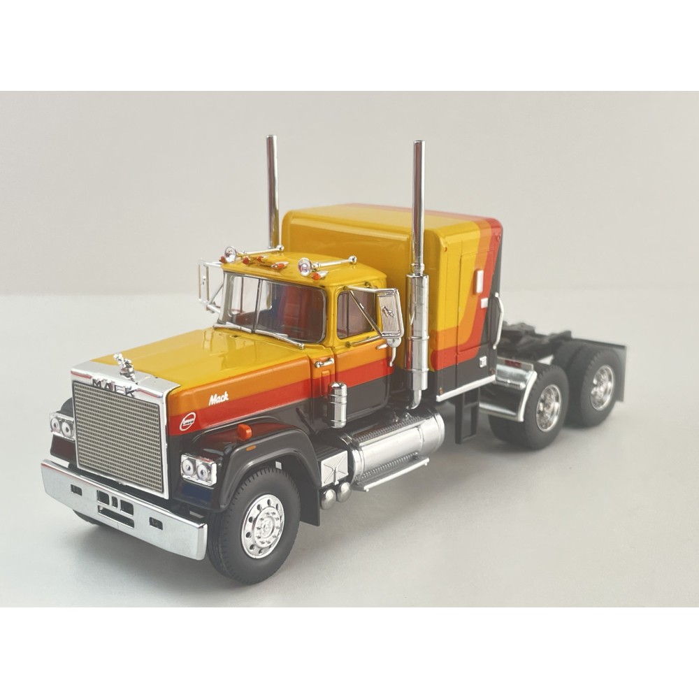 Tekno 89357 Mack Super Liner 6x4 Prime Mover Truck - Demo - Scale 1:50