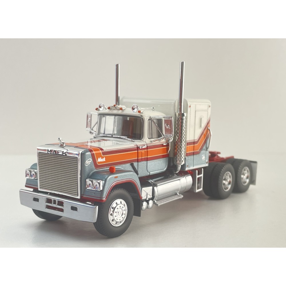 Tekno 89358 Mack Super Liner 6x4 Prime Mover Truck Red White Grey - Scale 1:50