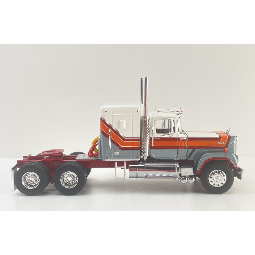 Tekno 89358 Mack Super Liner 6x4 Prime Mover Truck Red White Grey - Scale 1:50