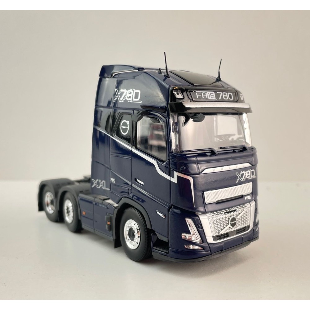Tekno 89497 Volvo FH16 Aero Globetrotter XXL 6x2 Prime Mover Truck - Scale 1:50