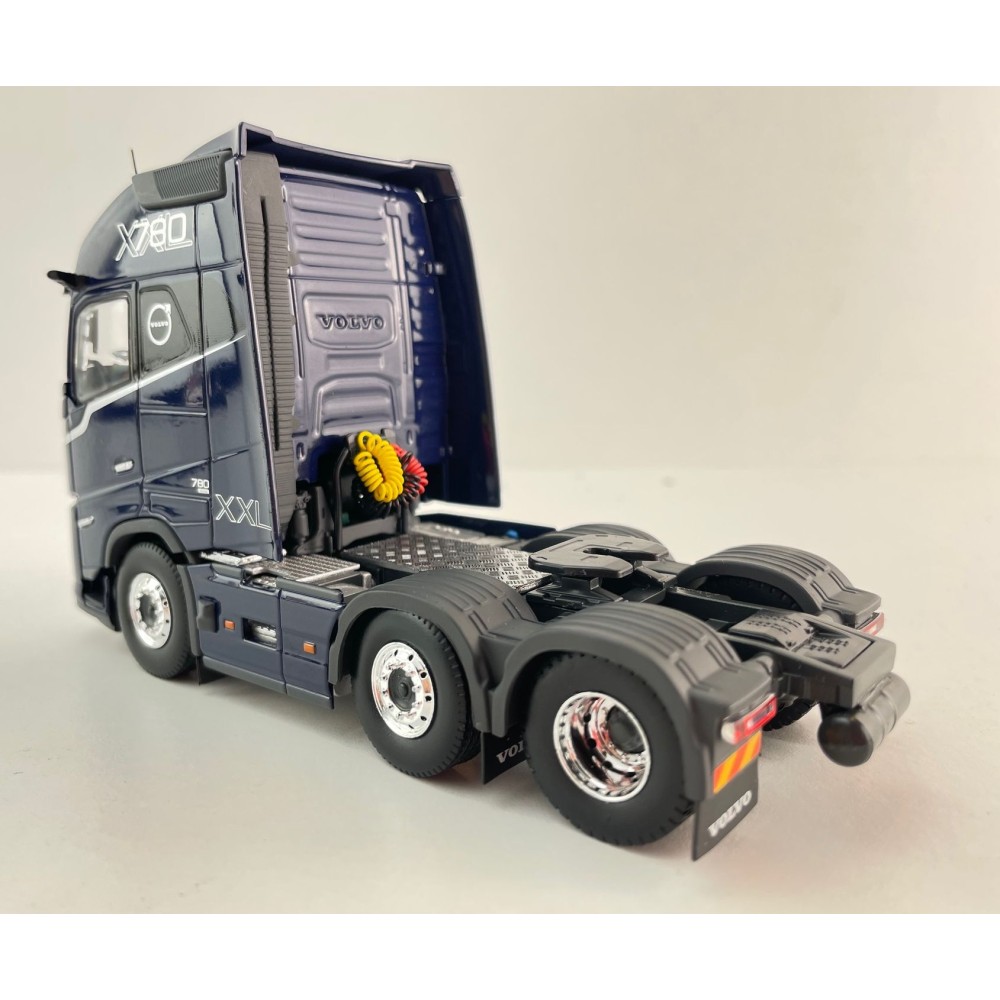 Tekno 89497 Volvo FH16 Aero Globetrotter XXL 6x2 Prime Mover Truck - Scale 1:50