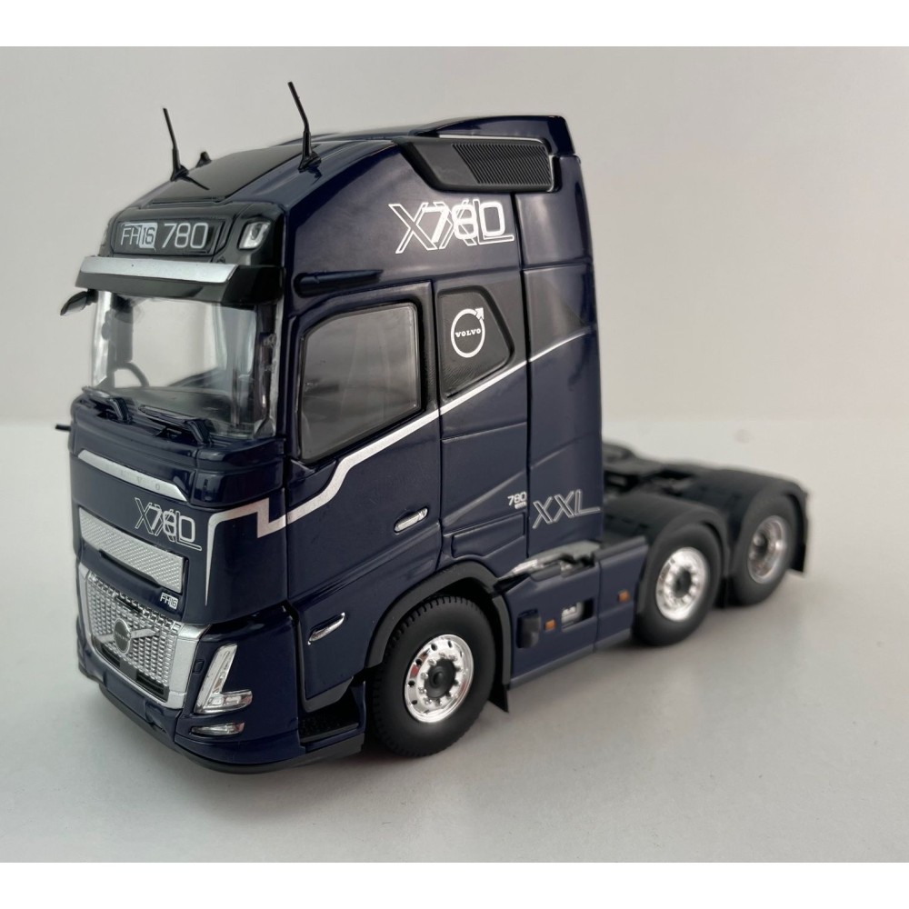 Tekno 89497 Volvo FH16 Aero Globetrotter XXL 6x2 Prime Mover Truck - Scale 1:50