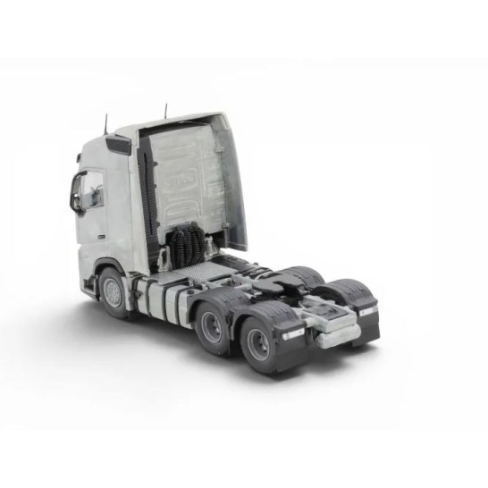 Tekno Parts 90884 Volvo FH05 Aero Globetrotter 6x4 Prime Mover Model Kit - Scale 1:50