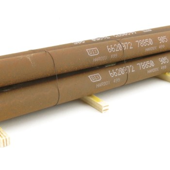 Tekno 69212 Load of Rusted Steel Hardox Pipes - Scale 1:50