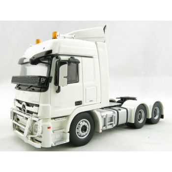 Tekno 73873 - Australian Mercedes Benz MP03 Down Under - 6x4 Prime Mover RHD - Scale 1:50
