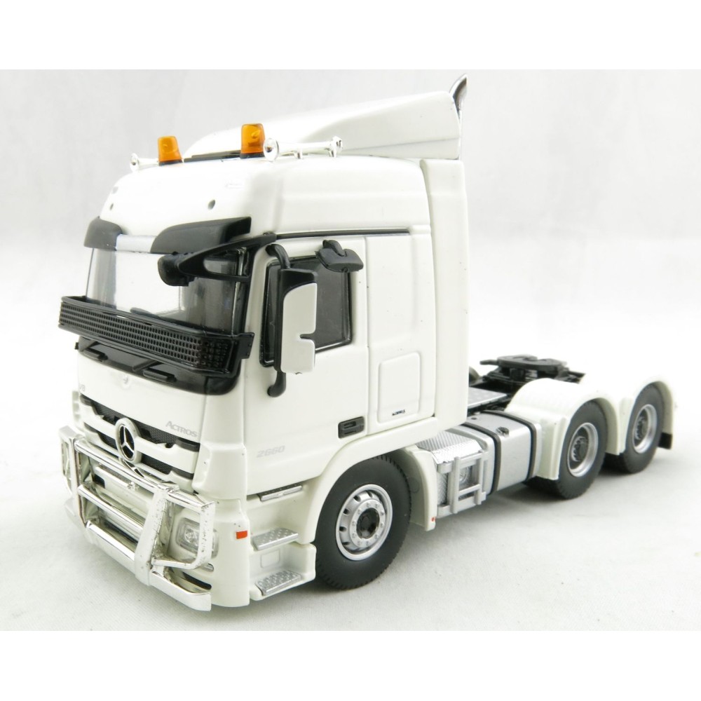 Tekno 73873 - Australian Mercedes Benz MP03 Down Under - 6x4 Prime Mover RHD - Scale 1:50