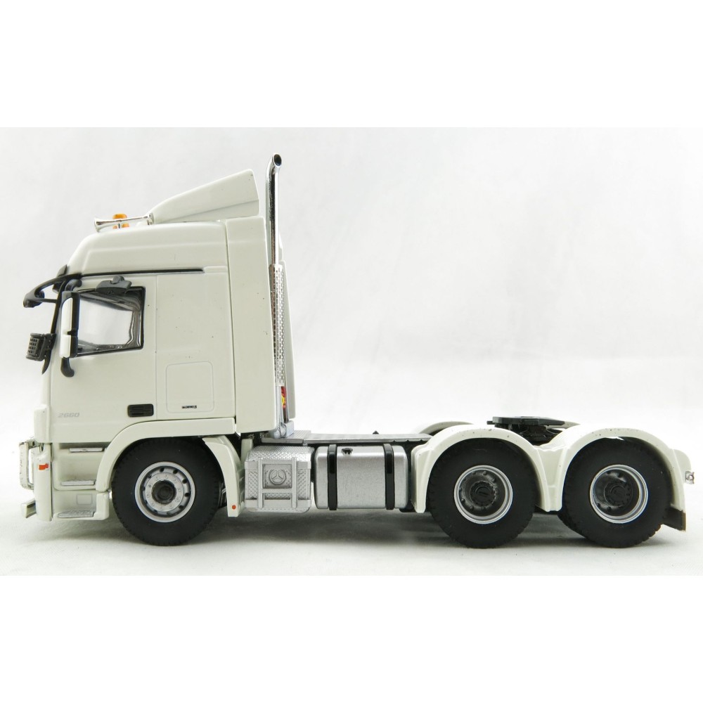 Tekno 73873 - Australian Mercedes Benz MP03 Down Under - 6x4 Prime Mover RHD - Scale 1:50