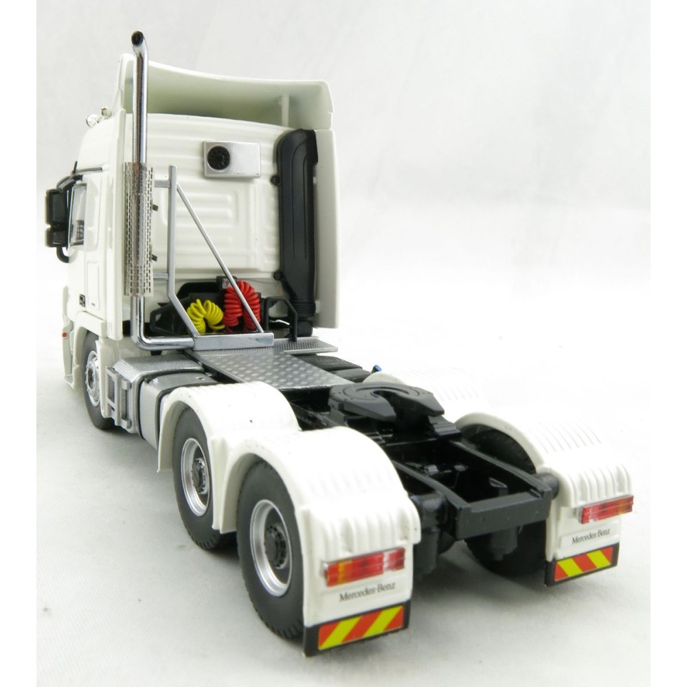 Tekno 73873 - Australian Mercedes Benz MP03 Down Under - 6x4 Prime Mover RHD - Scale 1:50