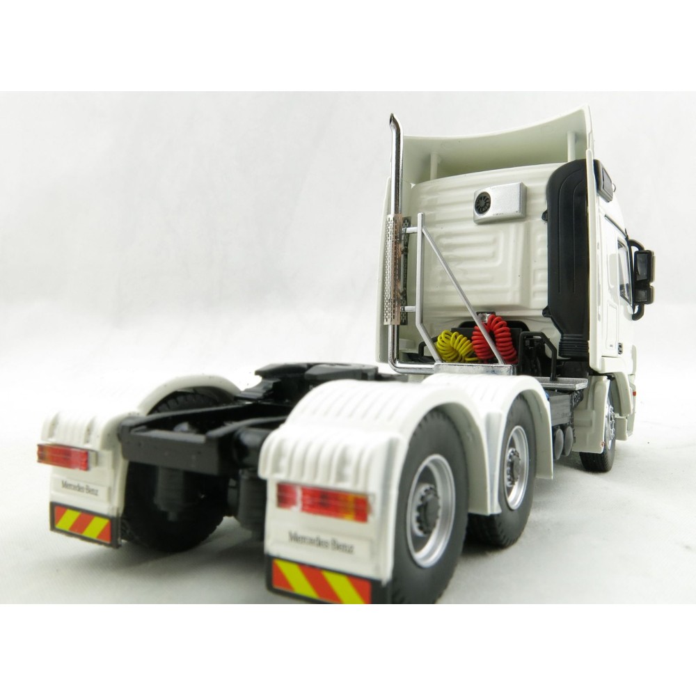 Tekno 73873 - Australian Mercedes Benz MP03 Down Under - 6x4 Prime Mover RHD - Scale 1:50