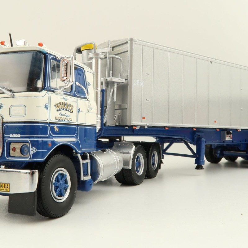 Tekno 73945 Australian Mack F700 6x4 Prime Mover with Tipper - Willis Haulage - Scale 1:50