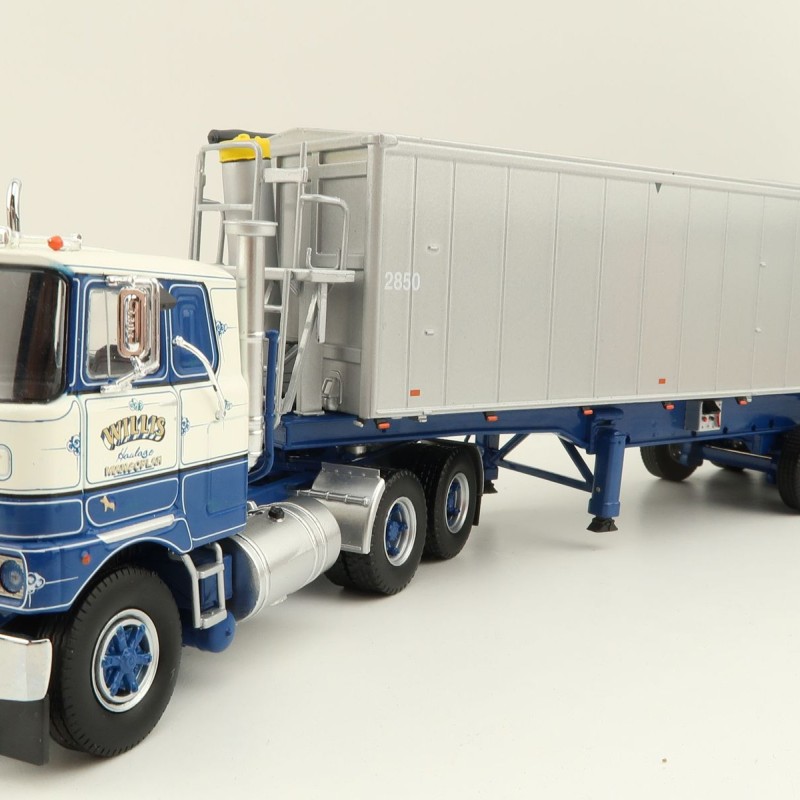 Tekno 73945 Australian Mack F700 6x4 Prime Mover with Tipper - Willis Haulage - Scale 1:50