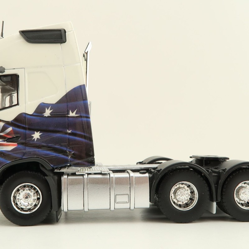 Tekno 74222 - Volvo FH04 Globetrotter XL 6x4 Aussie Tribute Truck - Scale 1:50