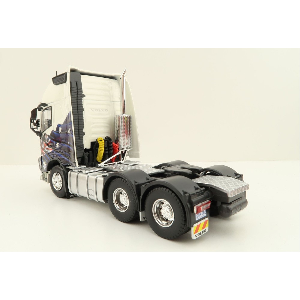 Tekno 74222 - Volvo FH04 Globetrotter XL 6x4 Aussie Tribute Truck - Scale 1:50