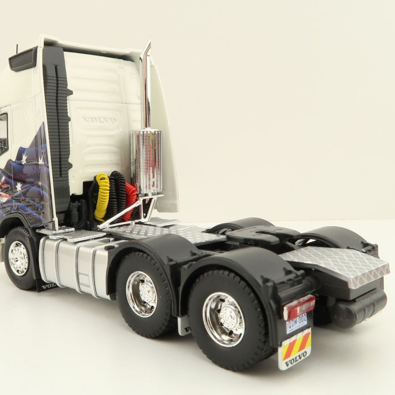 Tekno 74222 - Volvo FH04 Globetrotter XL 6x4 Aussie Tribute Truck - Scale 1:50